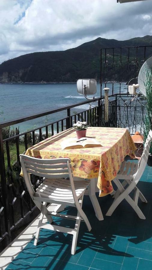 모네글리아 Un Gioiello Con Vista Mare 빌라 외부 사진
